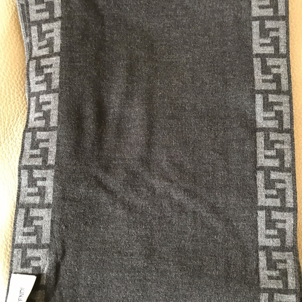 FENDI ZUCCA 100% wool scarf